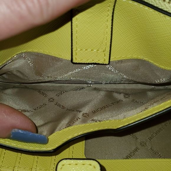 NEW Michael Kors Jet Set Large Double Zip Wallet Wristlet in Buttercup Yellow - Picture 5 of 12